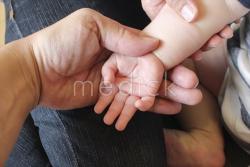 子供の指・爪（生後半年）の写真